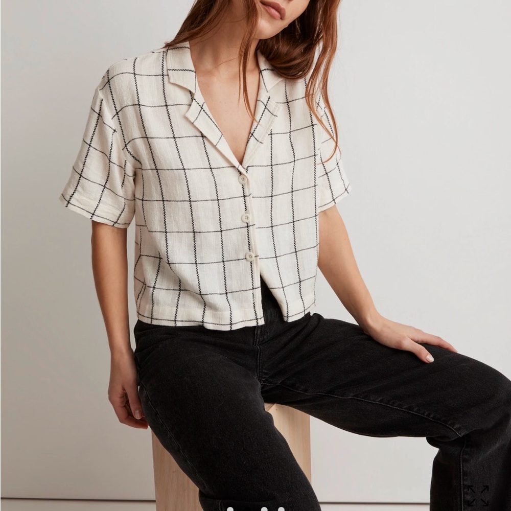 Madewell- brand new with tags
Linen-Blend Resort Crop Shirt in Windowpane